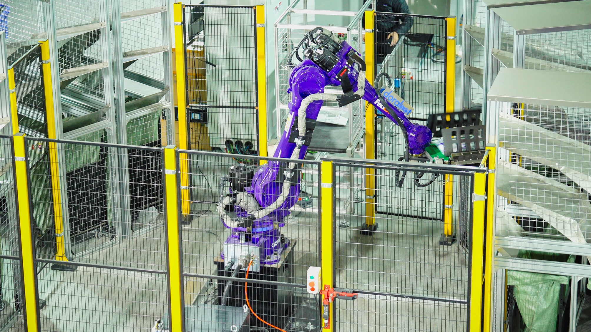 FedEx Introduces AI-powered Robotic Sorting Arm to Drive Operational Efficiency at its Singapore Hub - Vimarsana News